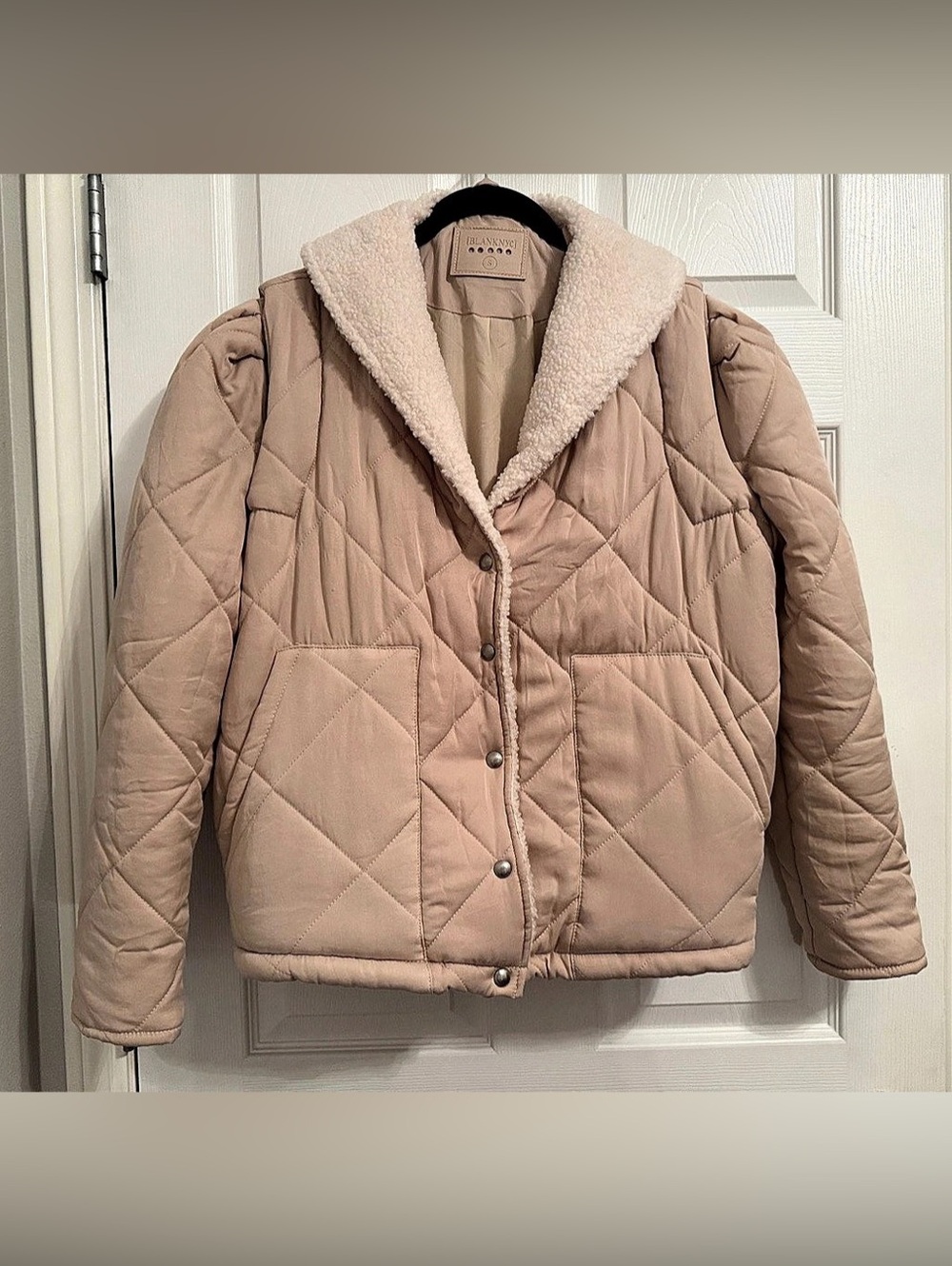 BLANK NYC Quilted Sherpa Collar Jacket in Beige Size Small Like New